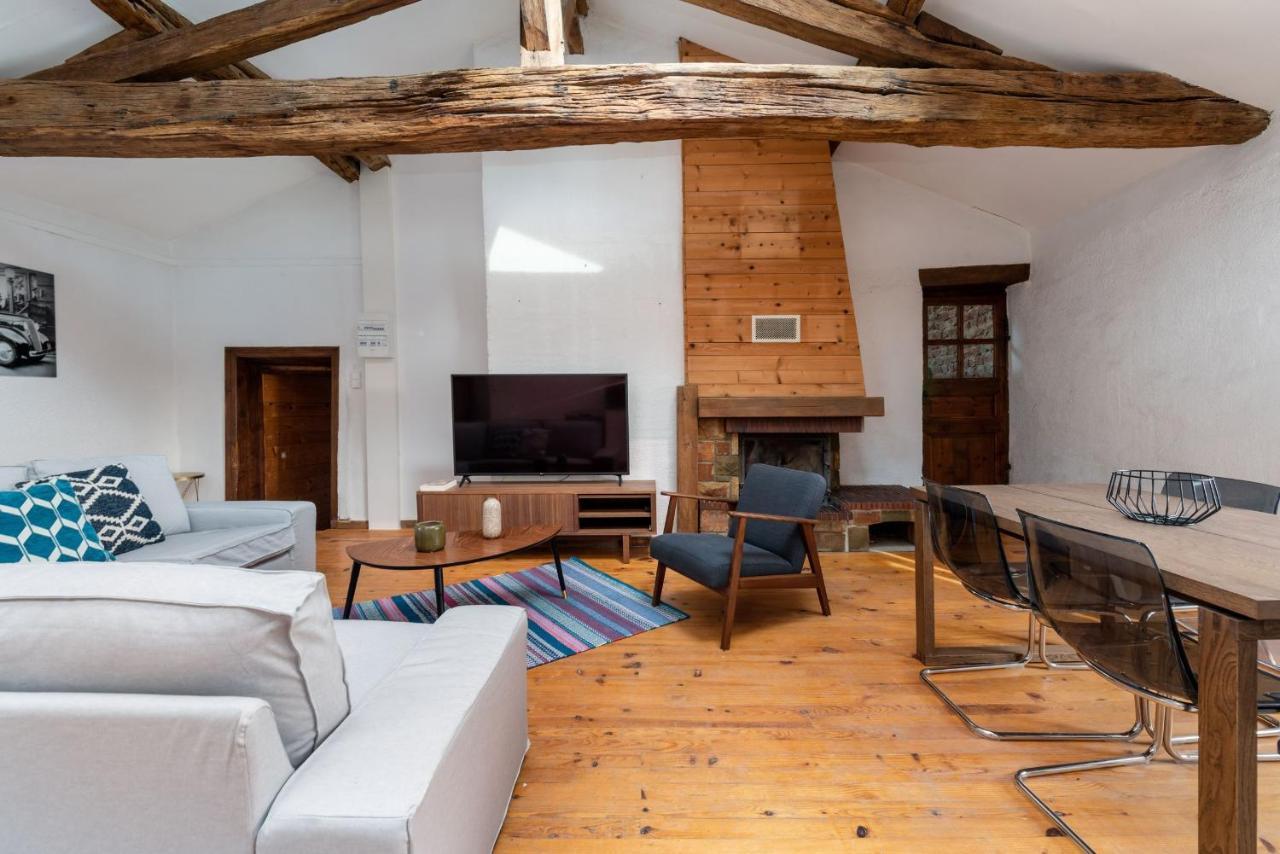 Appartements Au Chateau Ars Ars-sur-Formans Exterior photo